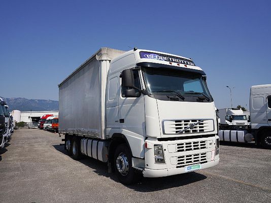 Vehicle image 1 / 16