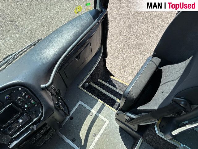 IVECO Noge Touring 63 Pax 18