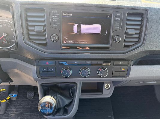 Vehicle image 6 / 19