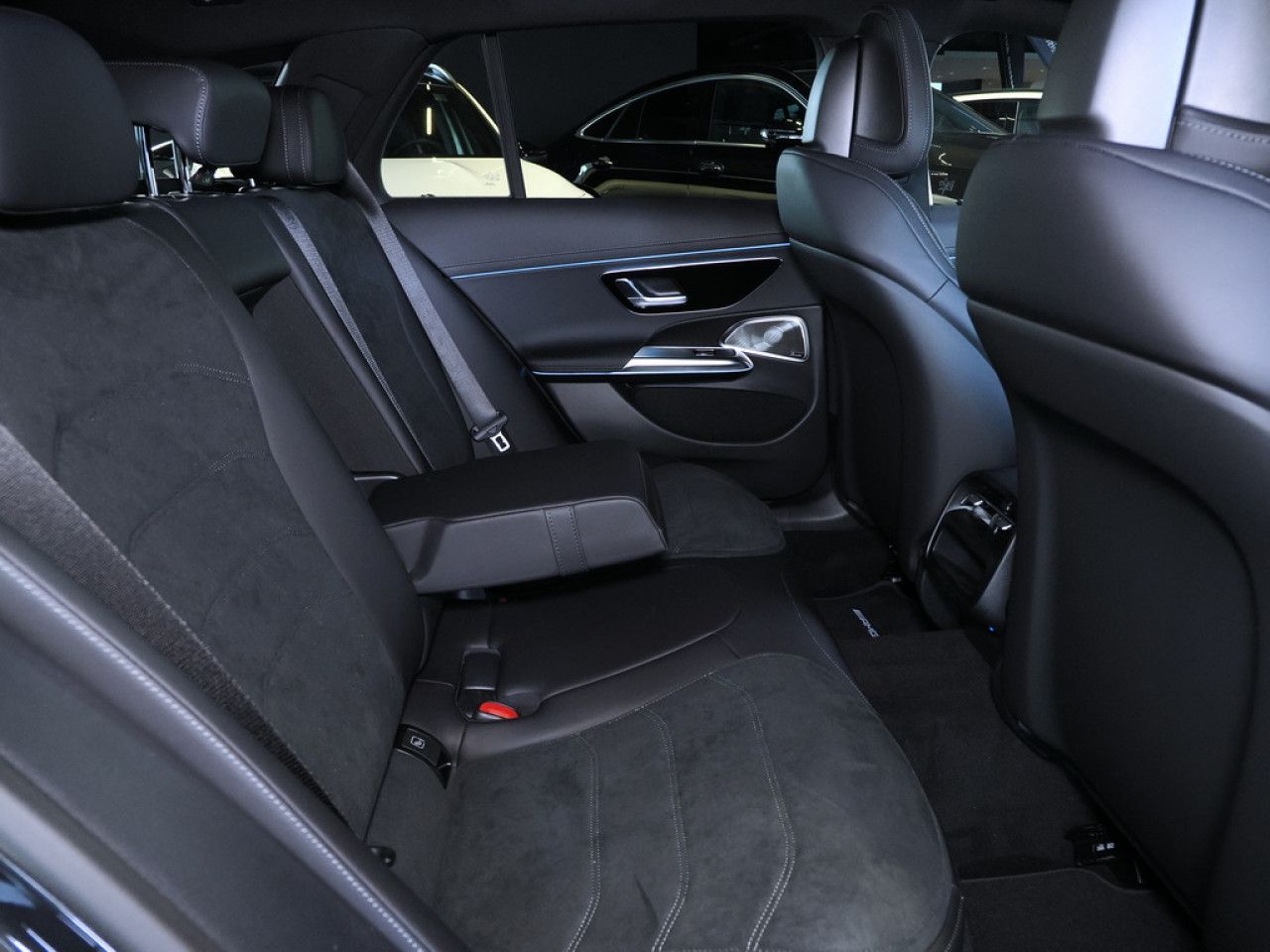 Mercedes-Benz E-Klasse – Bild 12