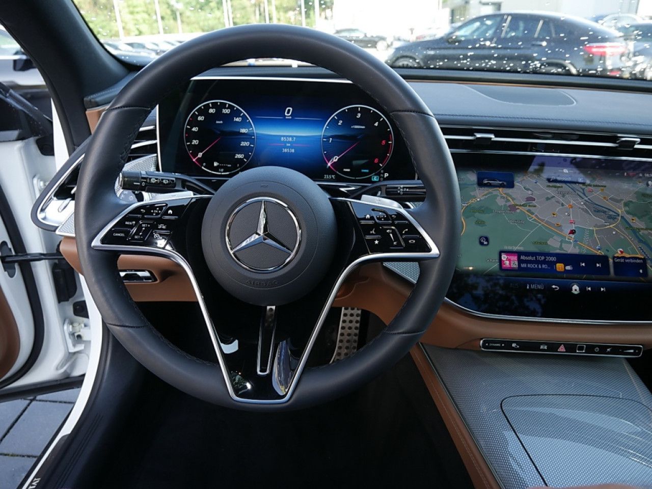 Mercedes-Benz E-Klasse – Bild 12