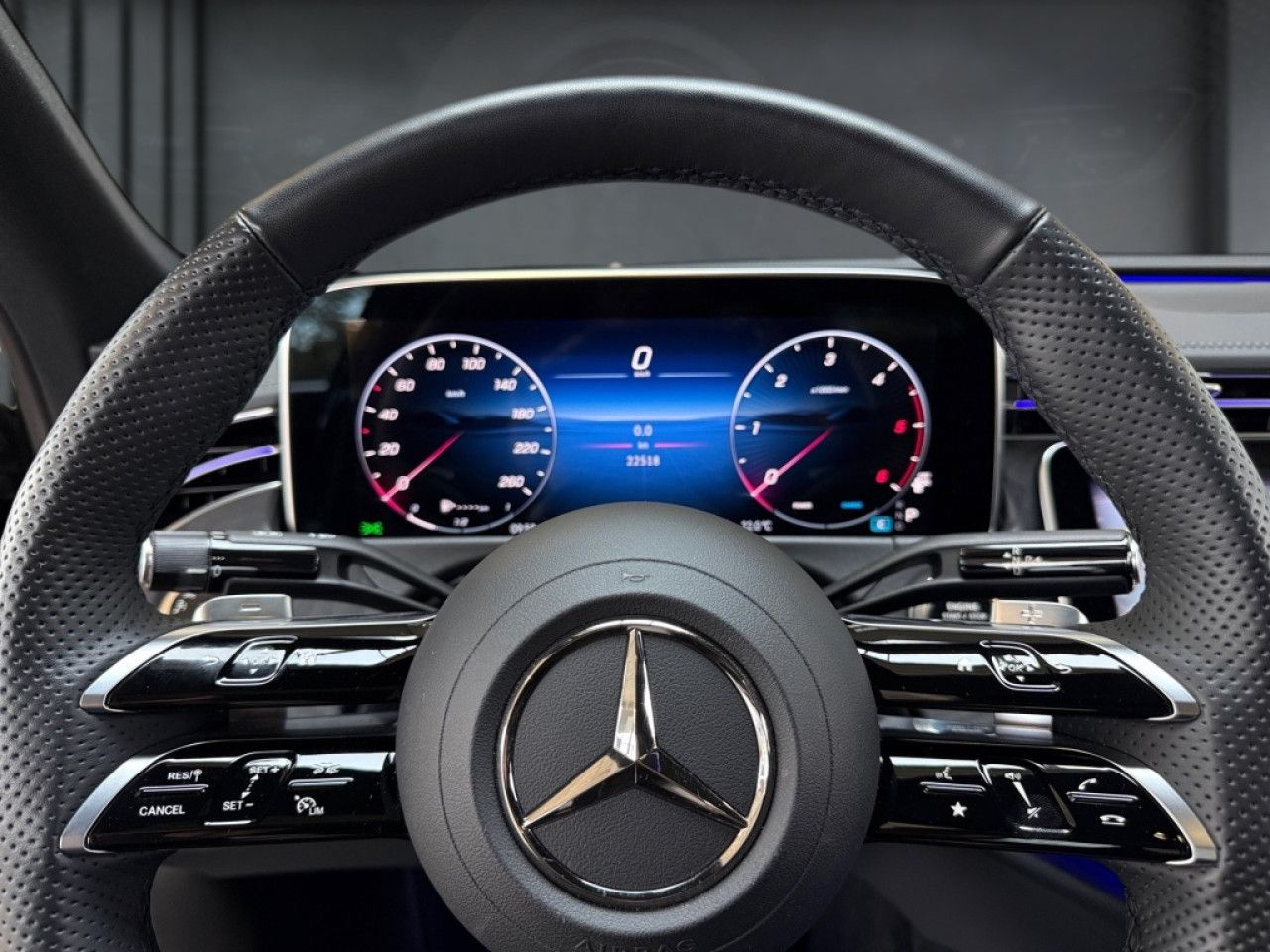 Mercedes-Benz E-Klasse – Bild 8