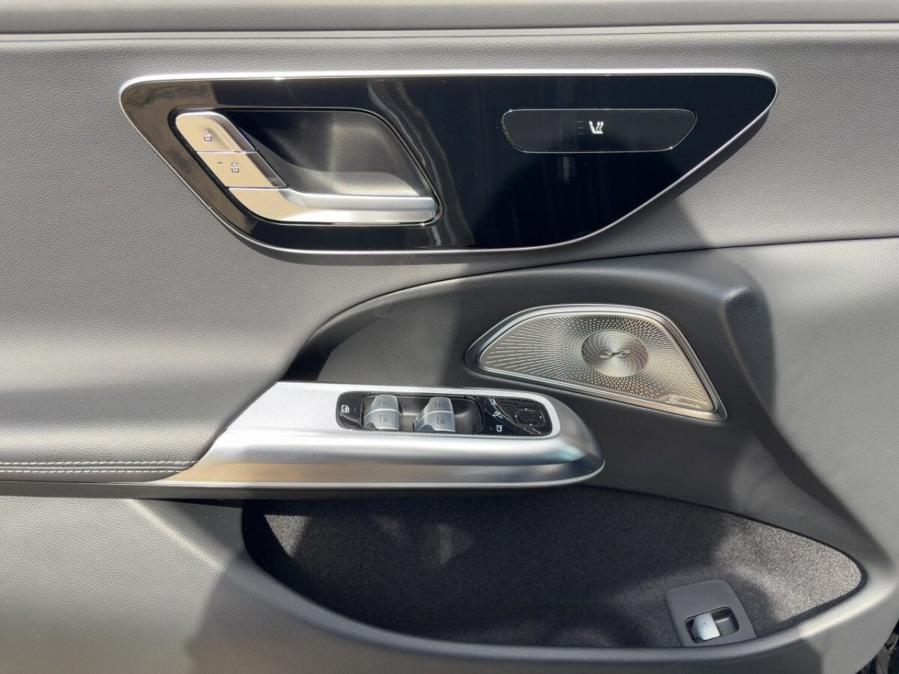 Mercedes-Benz E-Klasse – Bild 12