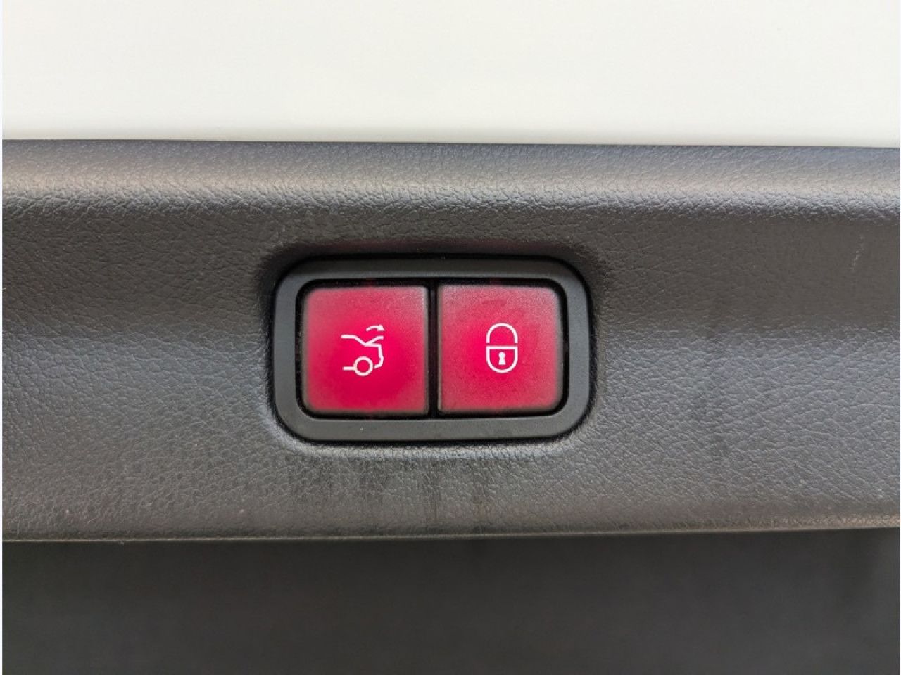 Photo du v&eacute;hicule 16 / 18