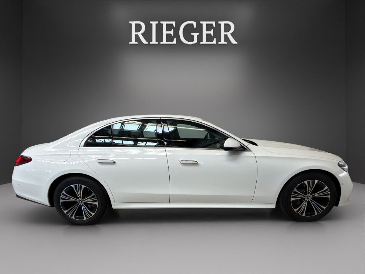 Mercedes-Benz E-Klasse – Bild 14