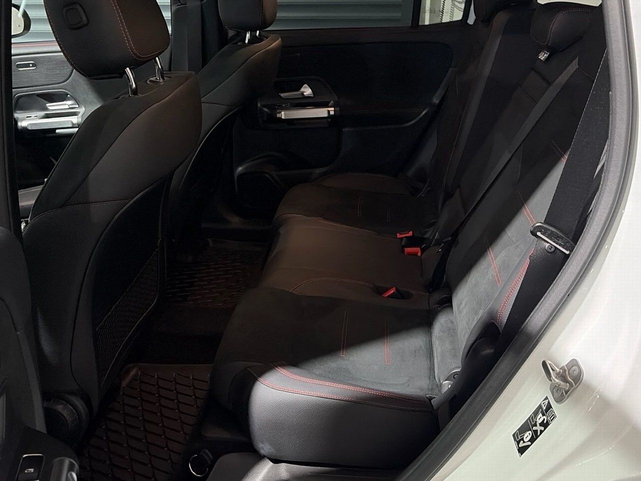 Mercedes-Benz GLB – Bild 14