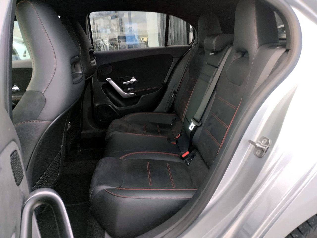 Imagem do ve&iacute;culo 6 / 12