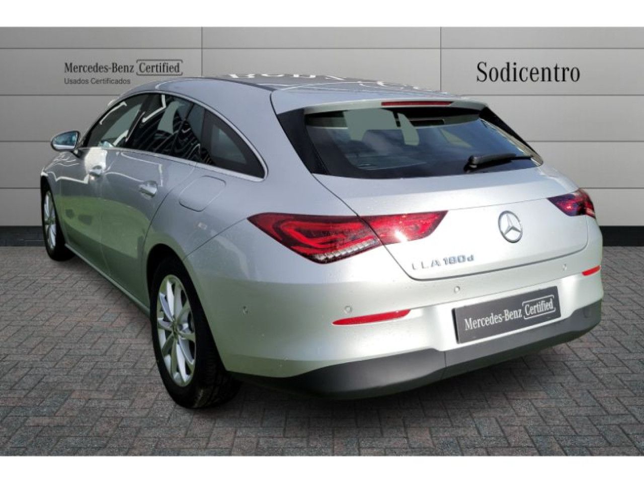 Imagem do ve&iacute;culo 3 / 18