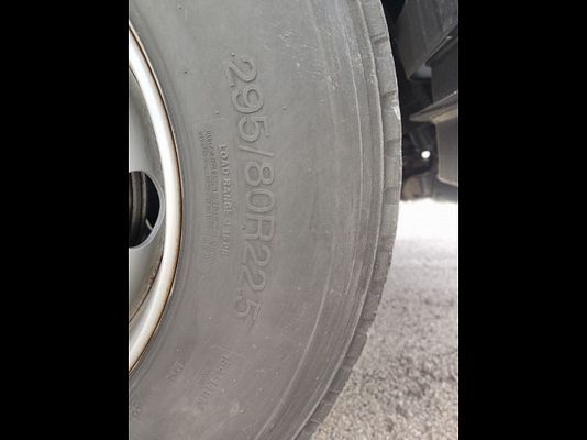 Vehicle image 15 / 20