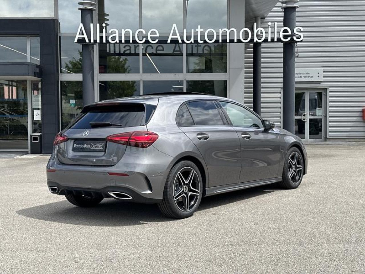 Photo du v&eacute;hicule 5 / 18