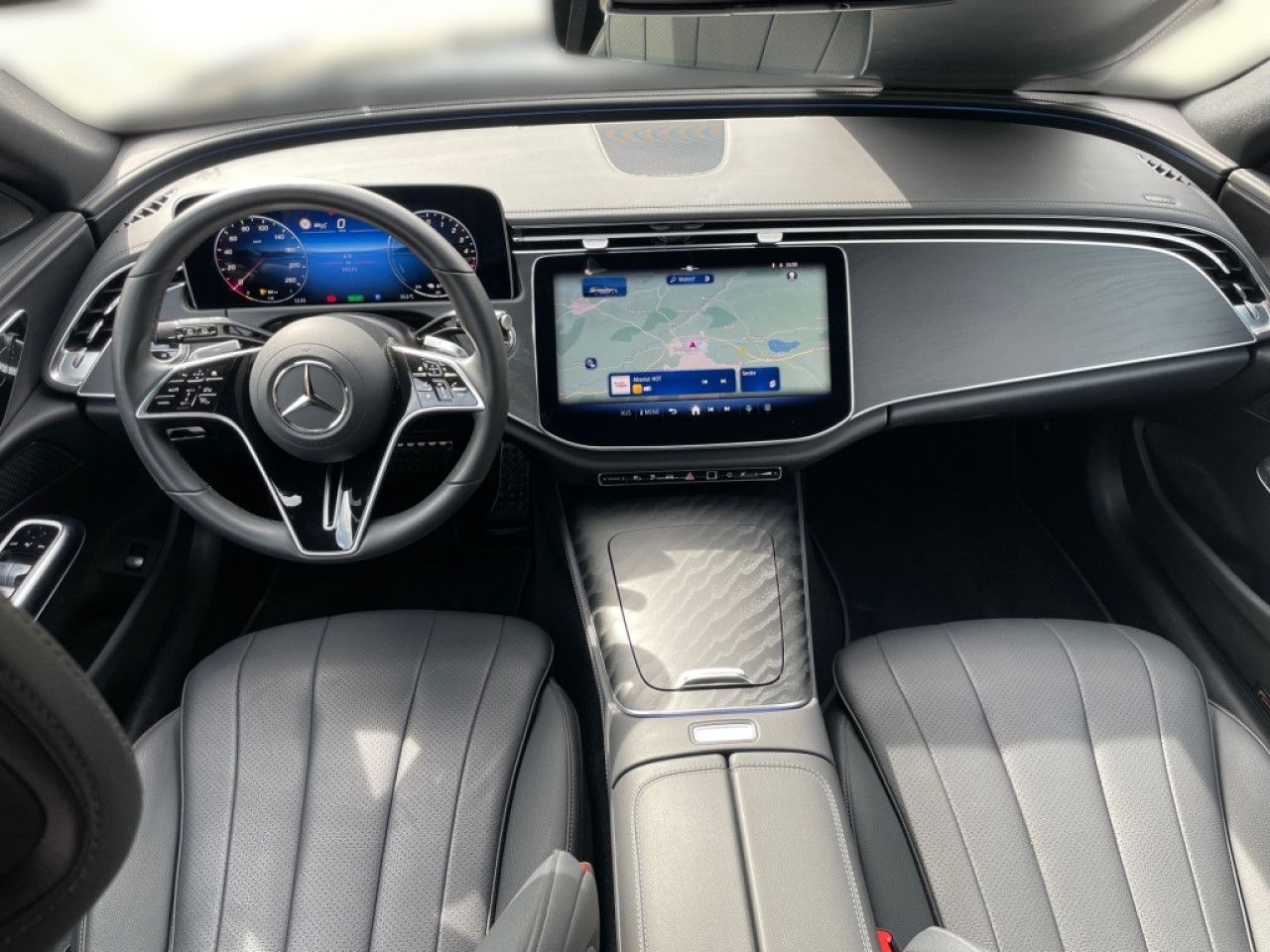 Mercedes-Benz E-Klasse – Bild 11