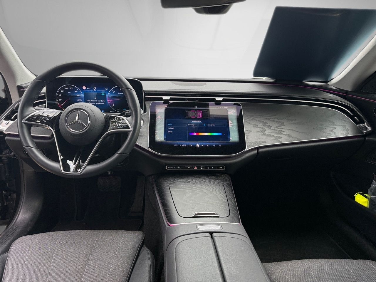 Mercedes-Benz E-Klasse – Bild 22