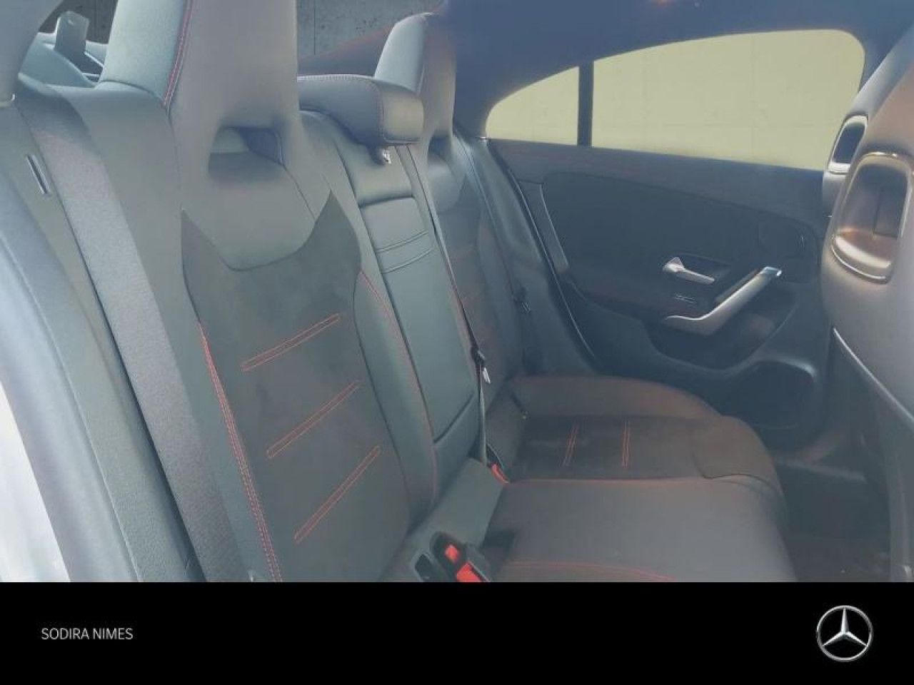 Photo du v&eacute;hicule 17 / 18