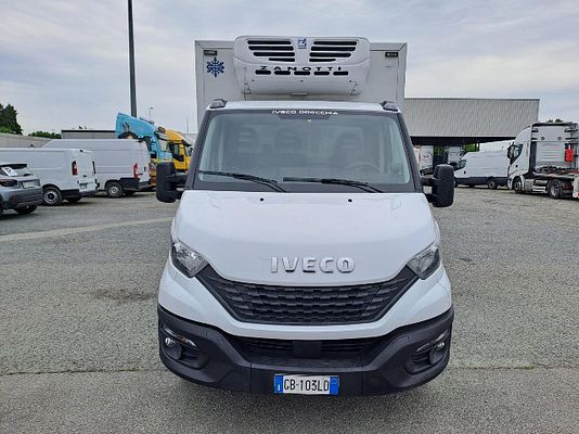 Vehicle image 2 / 17