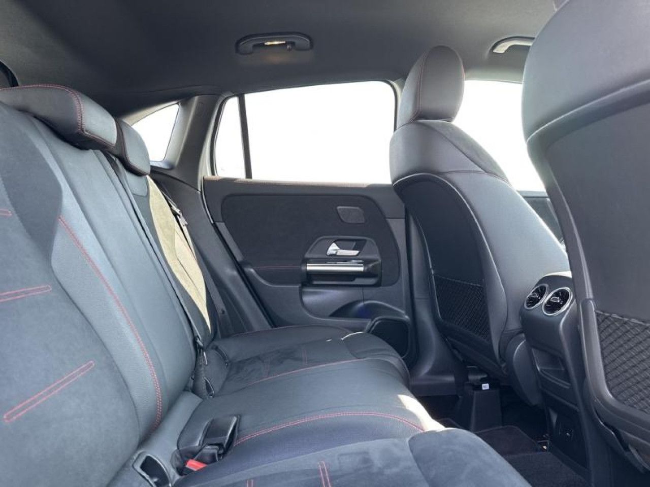 Photo du v&eacute;hicule 14 / 18