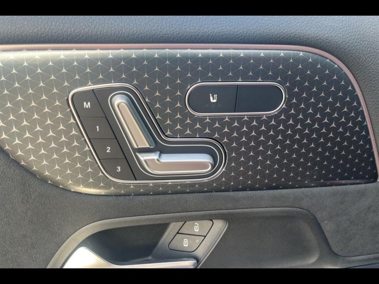 Photo du v&eacute;hicule 17 / 18