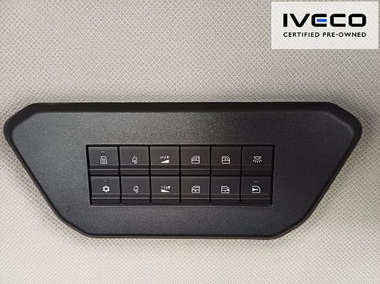 Vehicle image 11 / 18