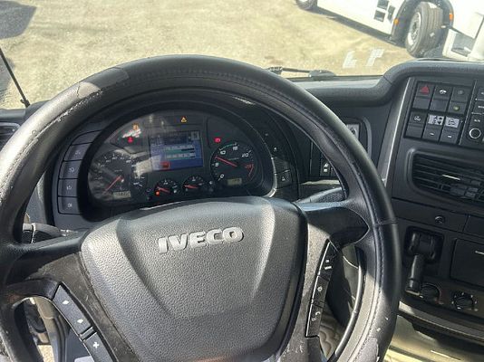 Vehicle image 11 / 14