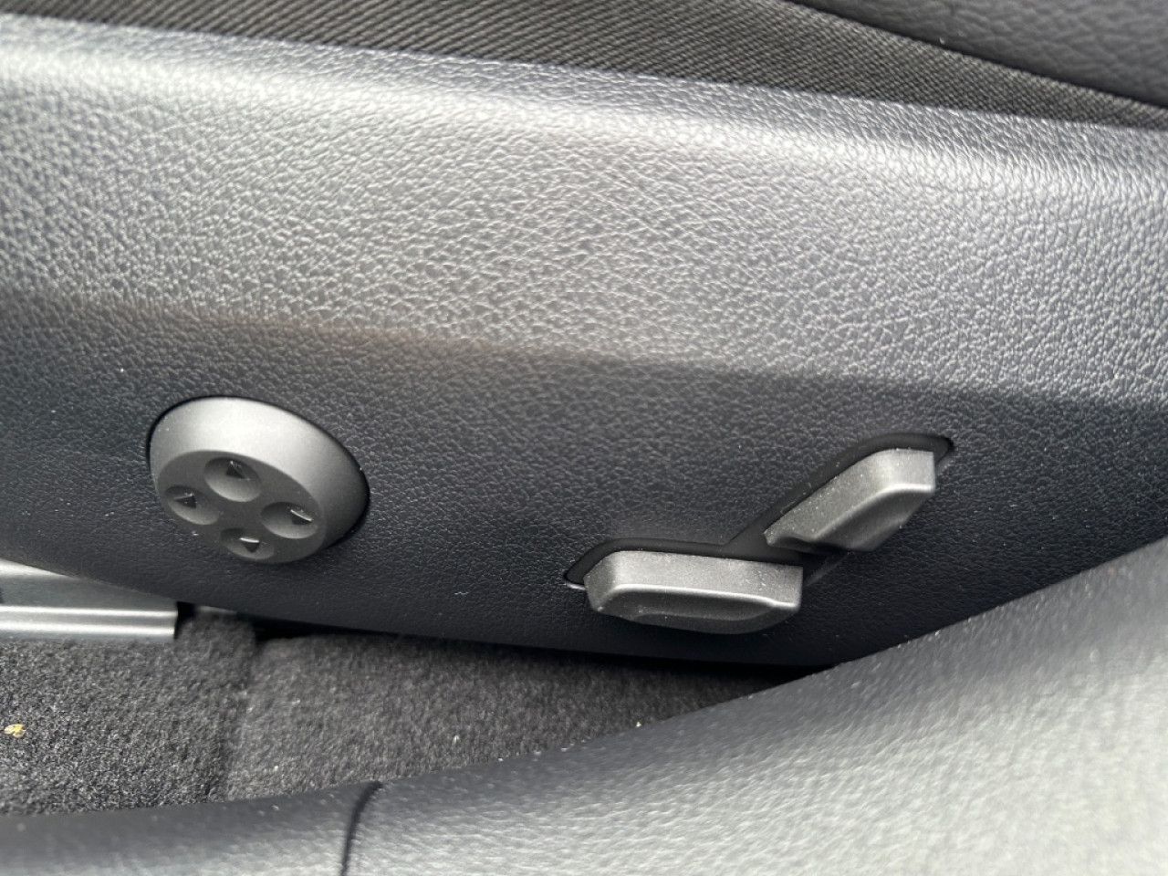 Mercedes-Benz E-Klasse – Bild 15