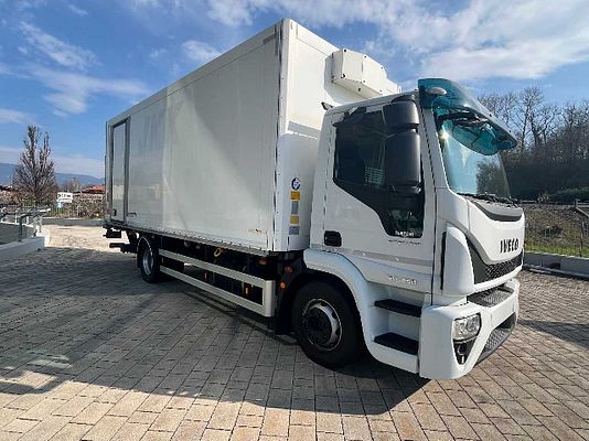 Vehicle image 15 / 15
