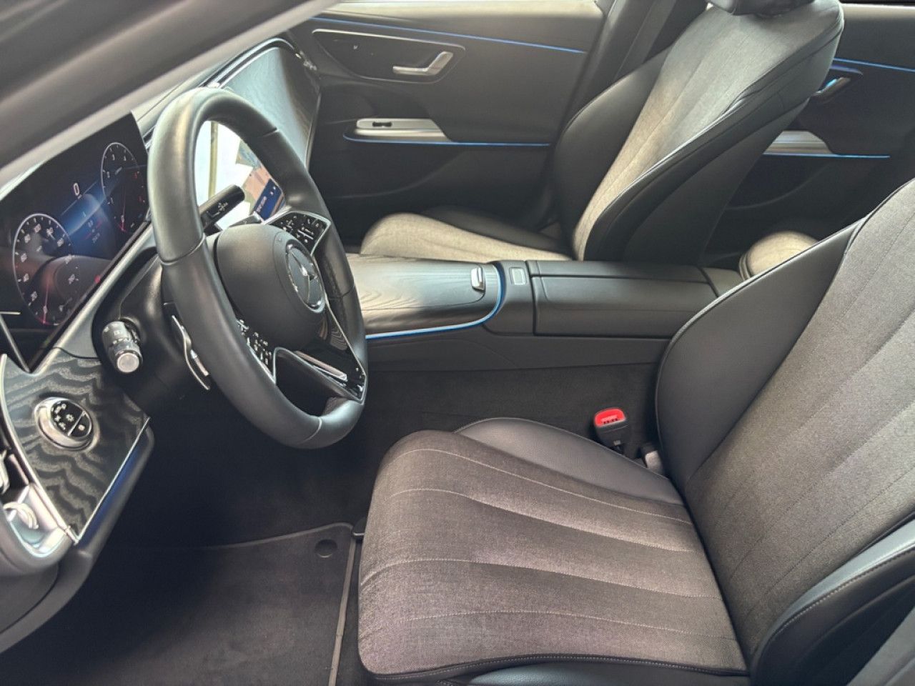 Mercedes-Benz E-Klasse – Bild 8