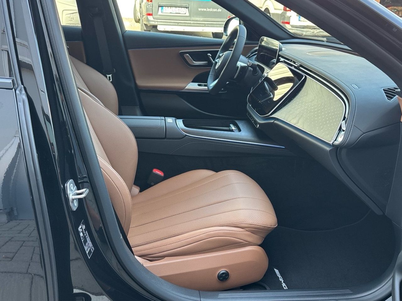 Mercedes-Benz E-Klasse – Bild 12