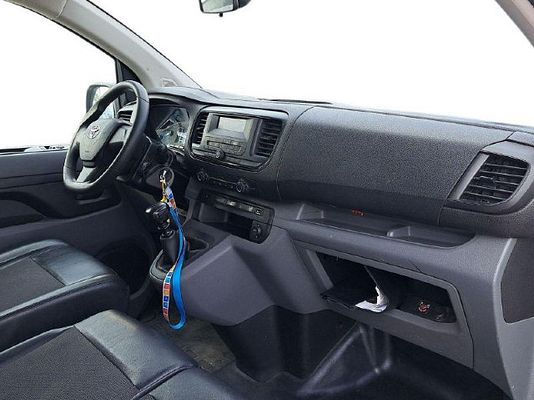 Vehicle image 3 / 14