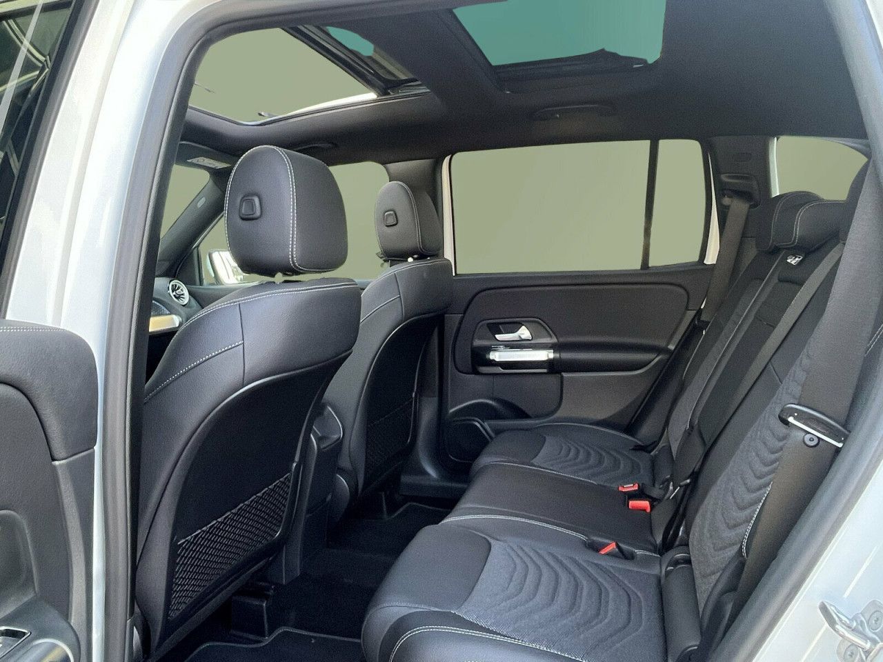 Mercedes-Benz GLB – Bild 13