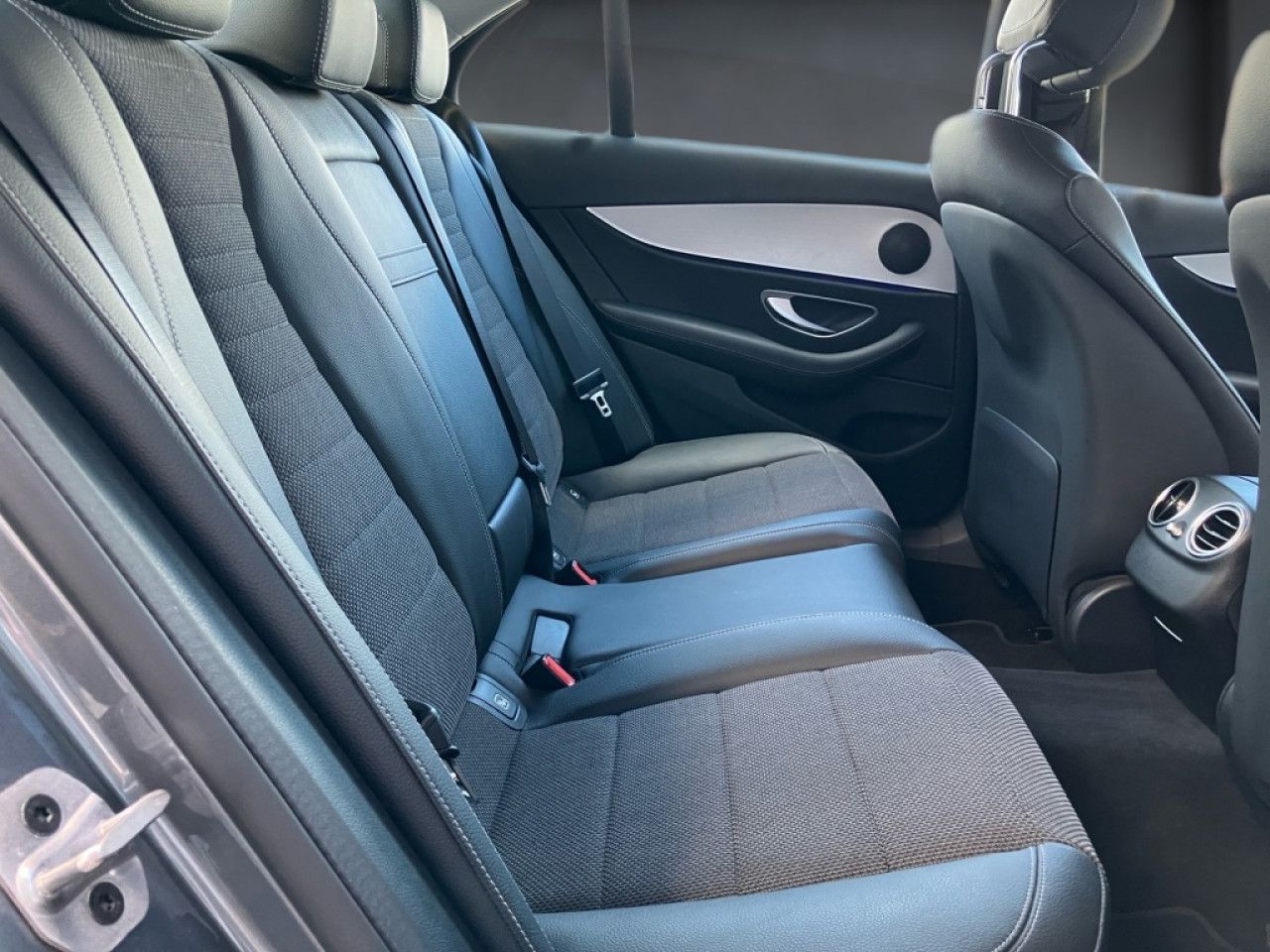Mercedes-Benz E-Klasse – Bild 14