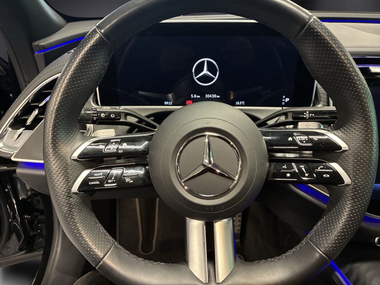 Mercedes-Benz E-Klasse – Bild 14