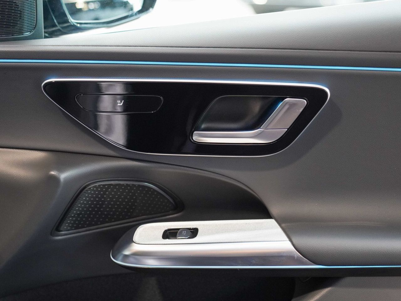 Mercedes-Benz E-Klasse – Bild 12