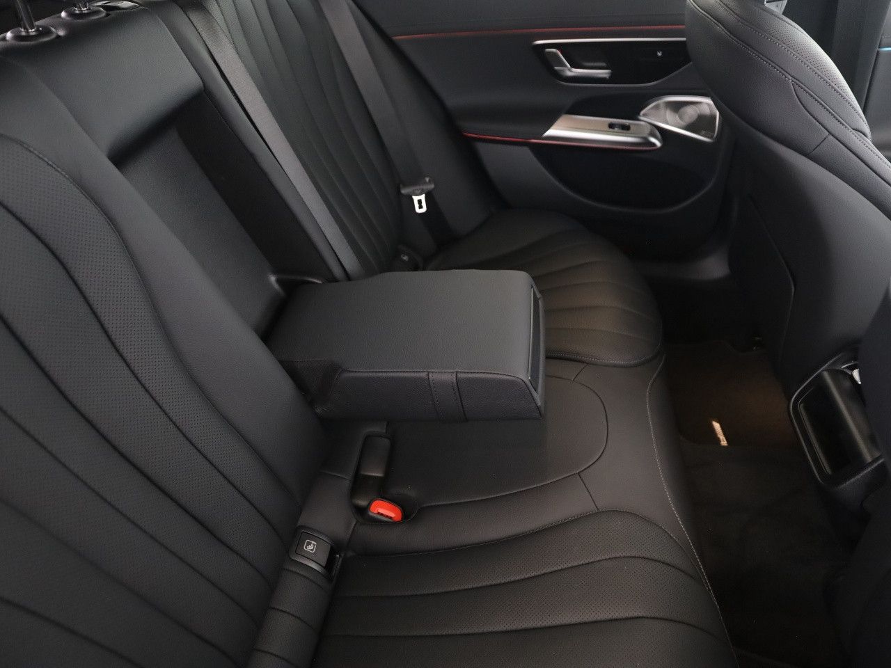 Mercedes-Benz E-Klasse – Bild 23