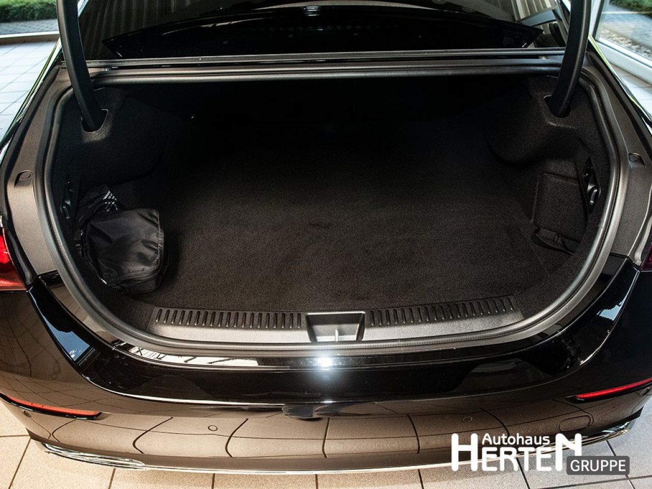 Mercedes-Benz E-Klasse – Bild 16