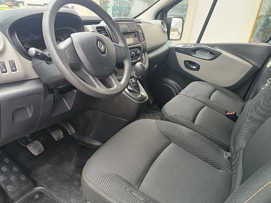 Vehicle image 10 / 12