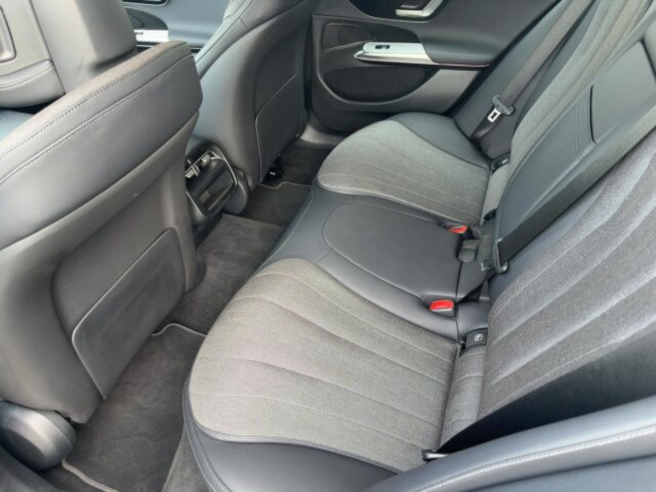 Mercedes-Benz E-Klasse – Bild 11