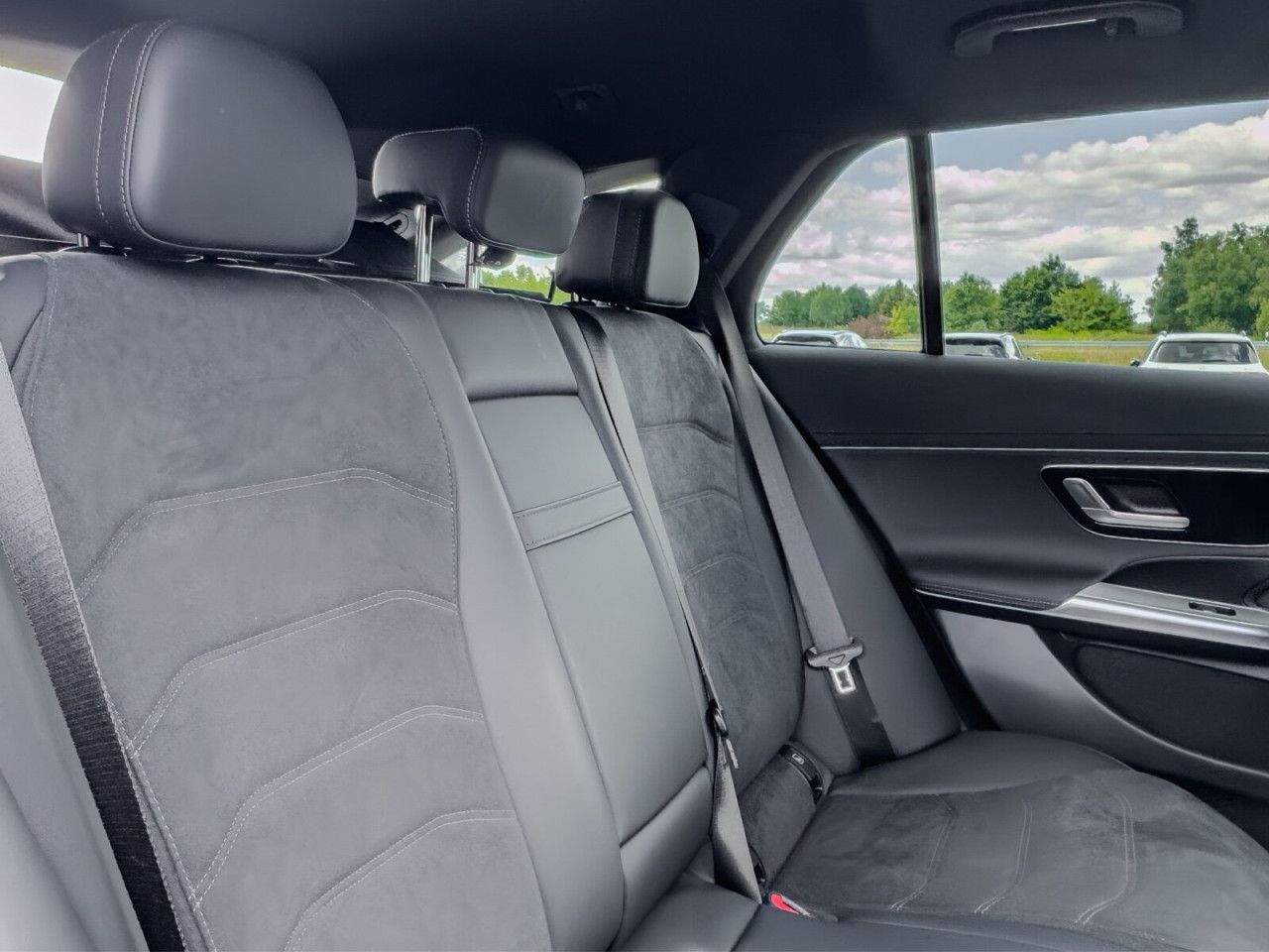 Mercedes-Benz E-Klasse – Bild 18