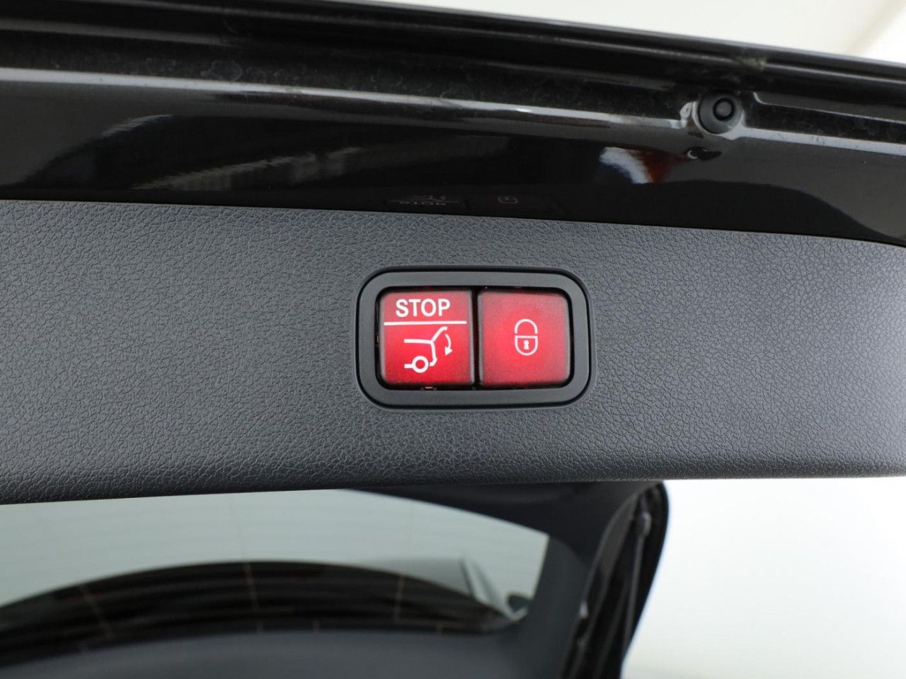 Mercedes-Benz E-Klasse – Bild 24