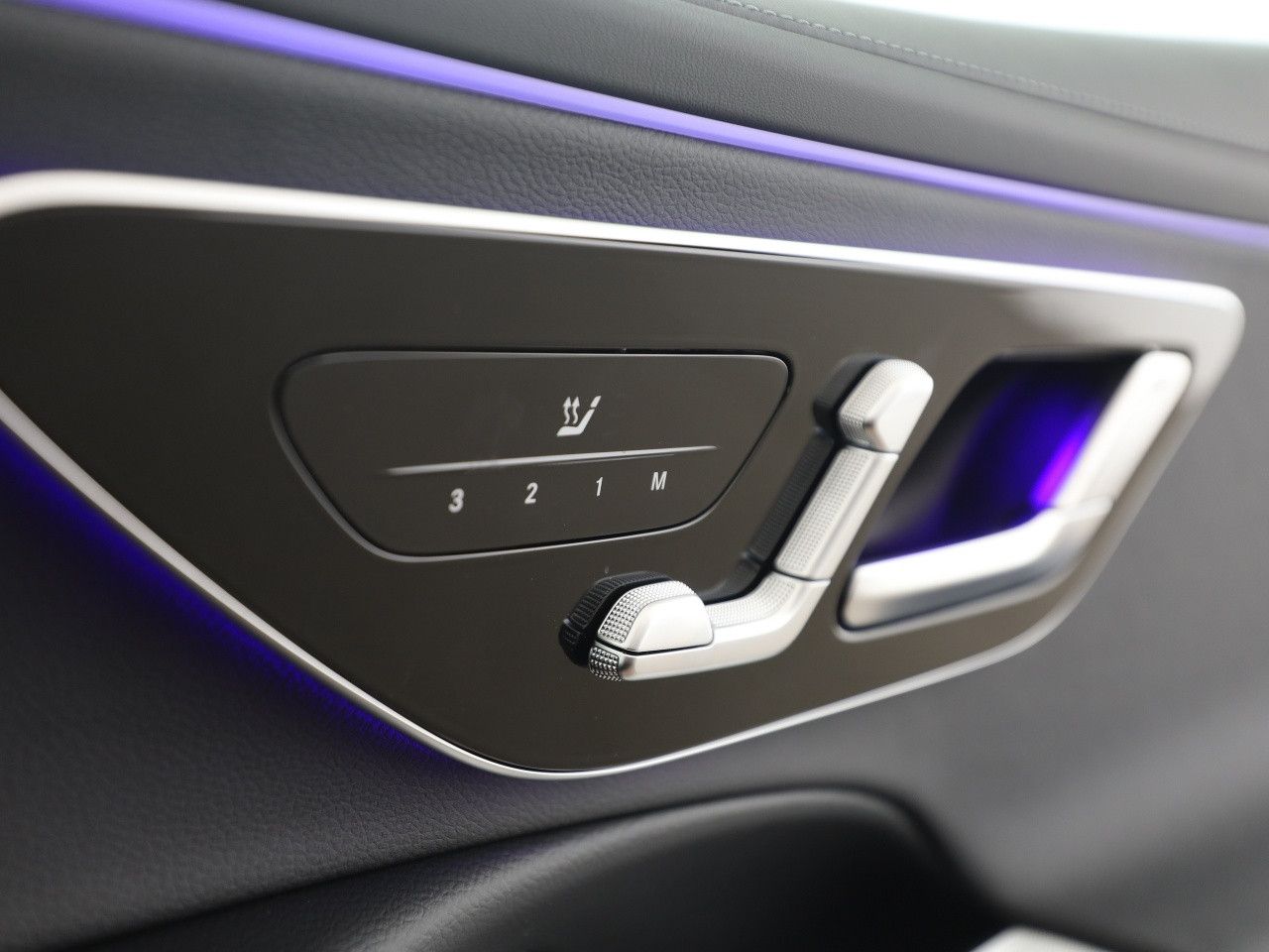Mercedes-Benz E-Klasse – Bild 19