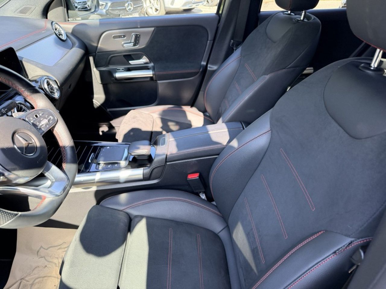 Photo du v&eacute;hicule 18 / 18