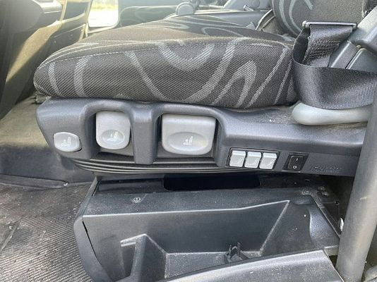 Vehicle image 14 / 19