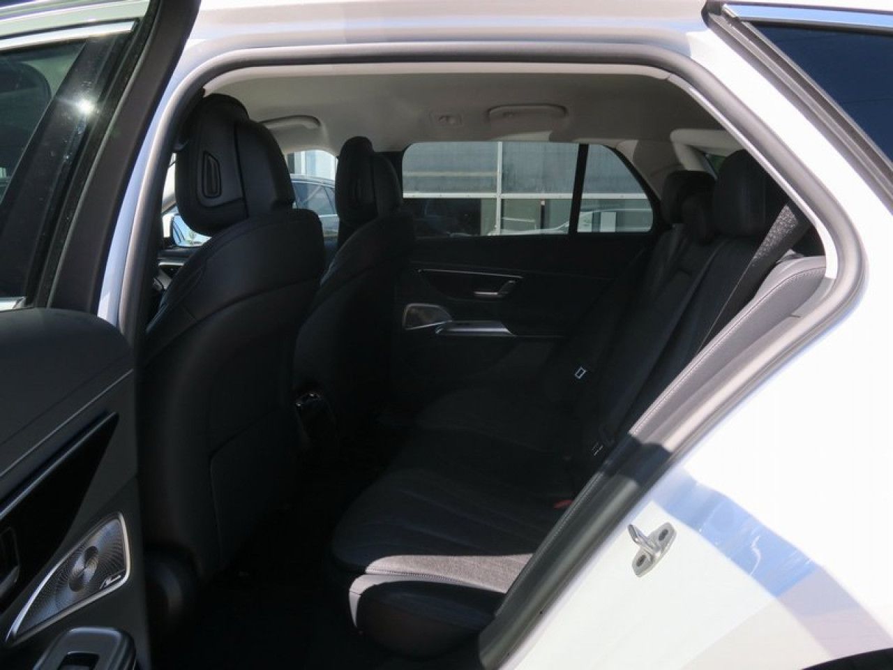 Mercedes-Benz E-Klasse – Bild 13