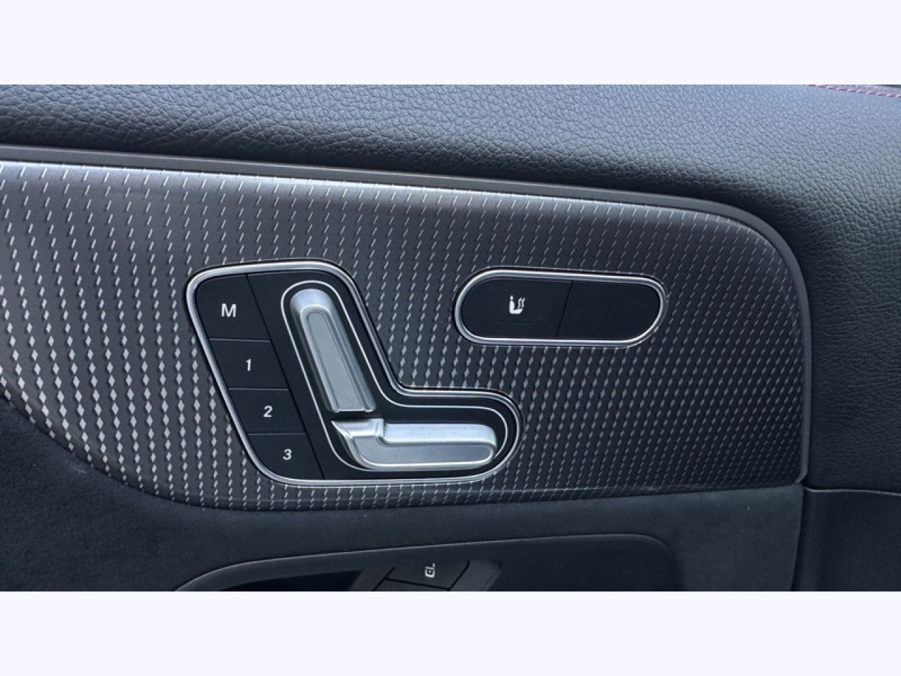 Photo du v&eacute;hicule 12 / 18