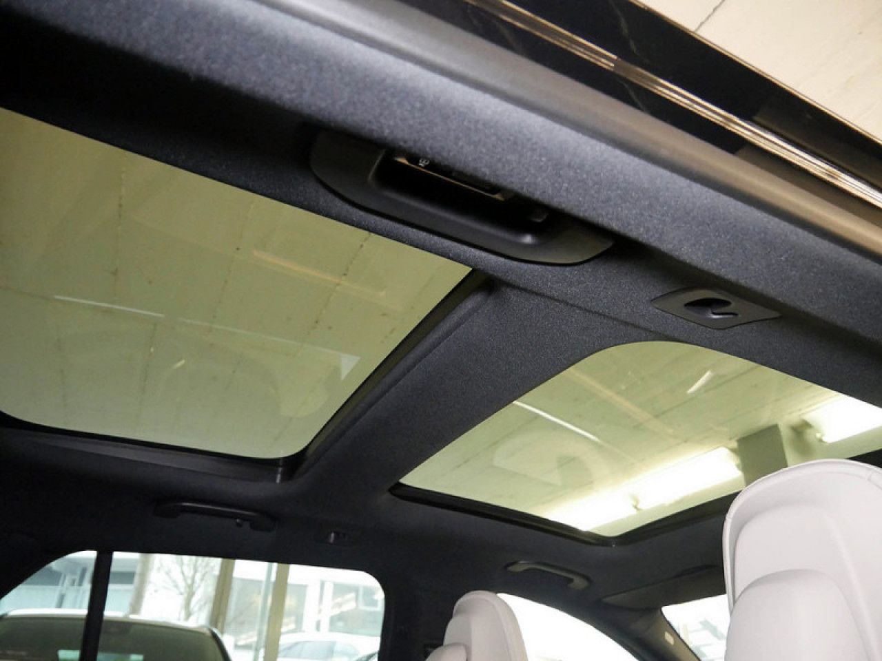 Mercedes-Benz E-Klasse – Bild 8