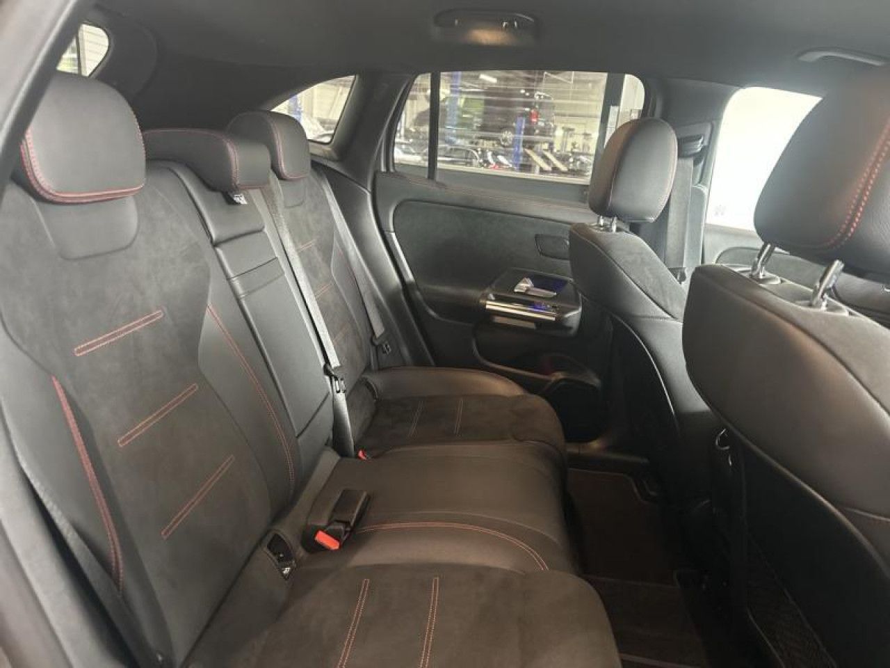 Photo du véhicule 17 / 18