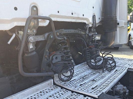 Vehicle image 9 / 20