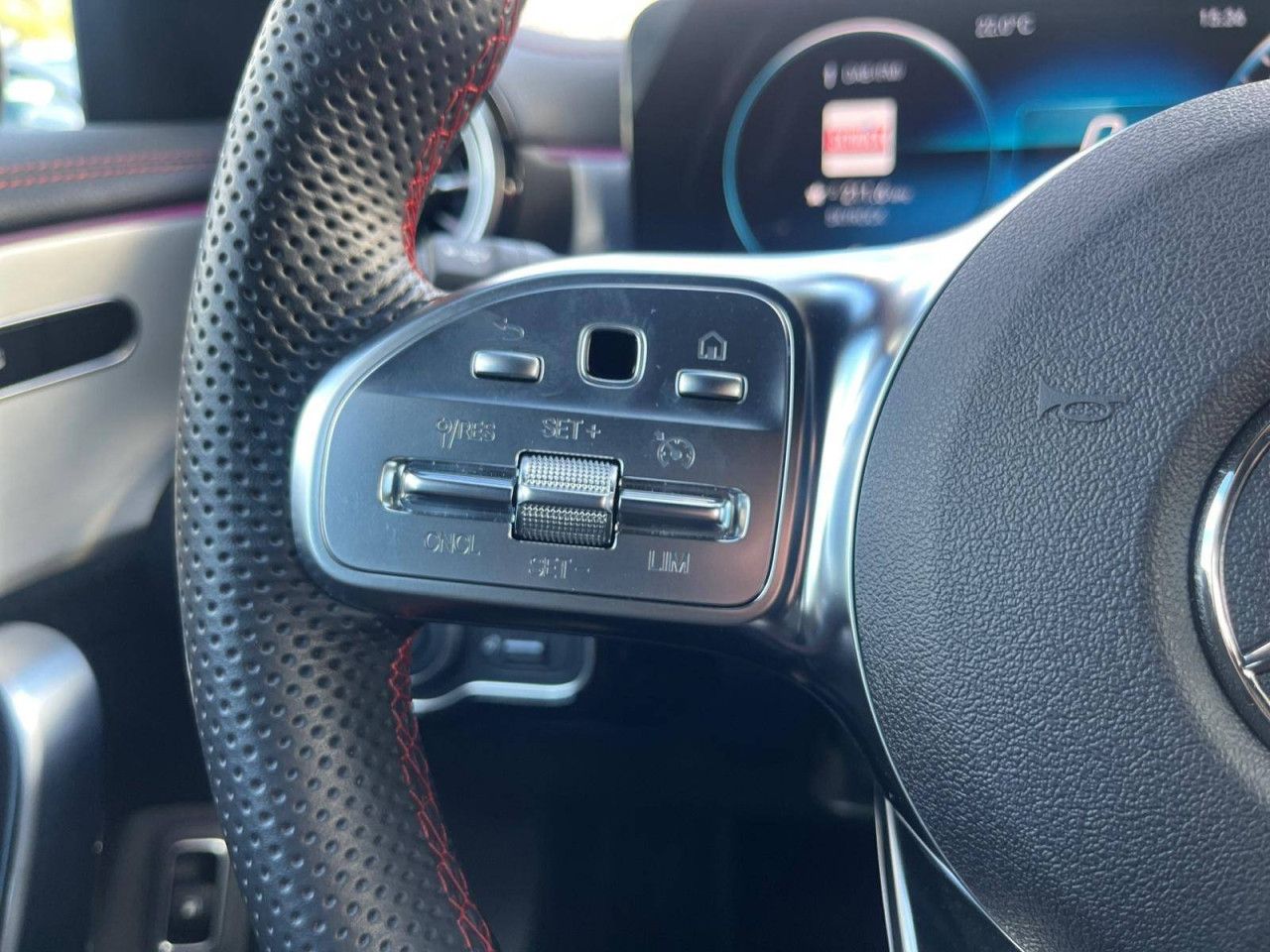 Photo du v&eacute;hicule 16 / 18