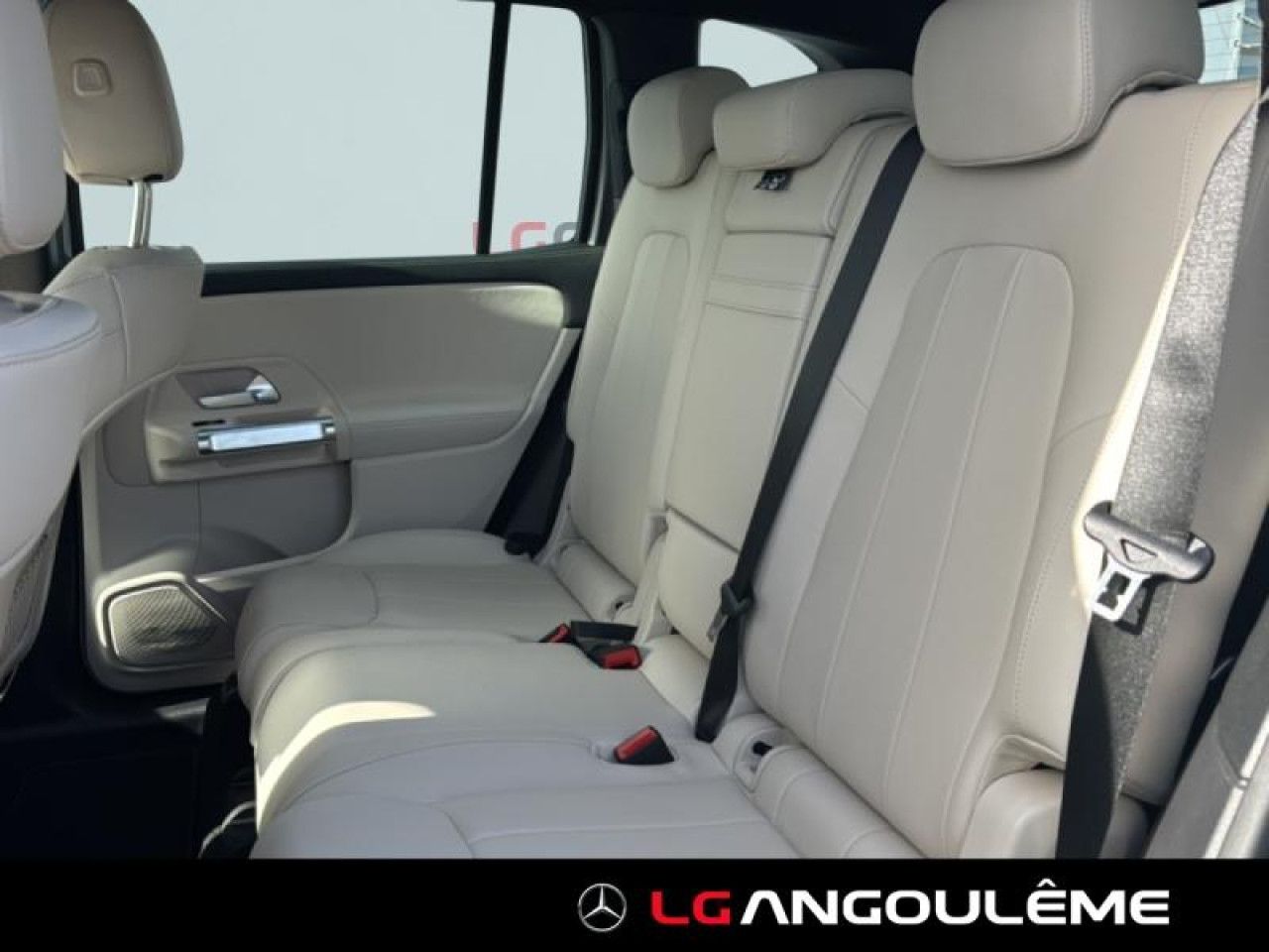 Photo du v&eacute;hicule 11 / 18