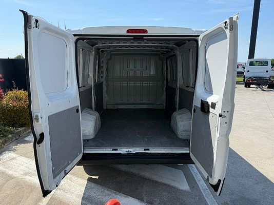 Vehicle image 12 / 12