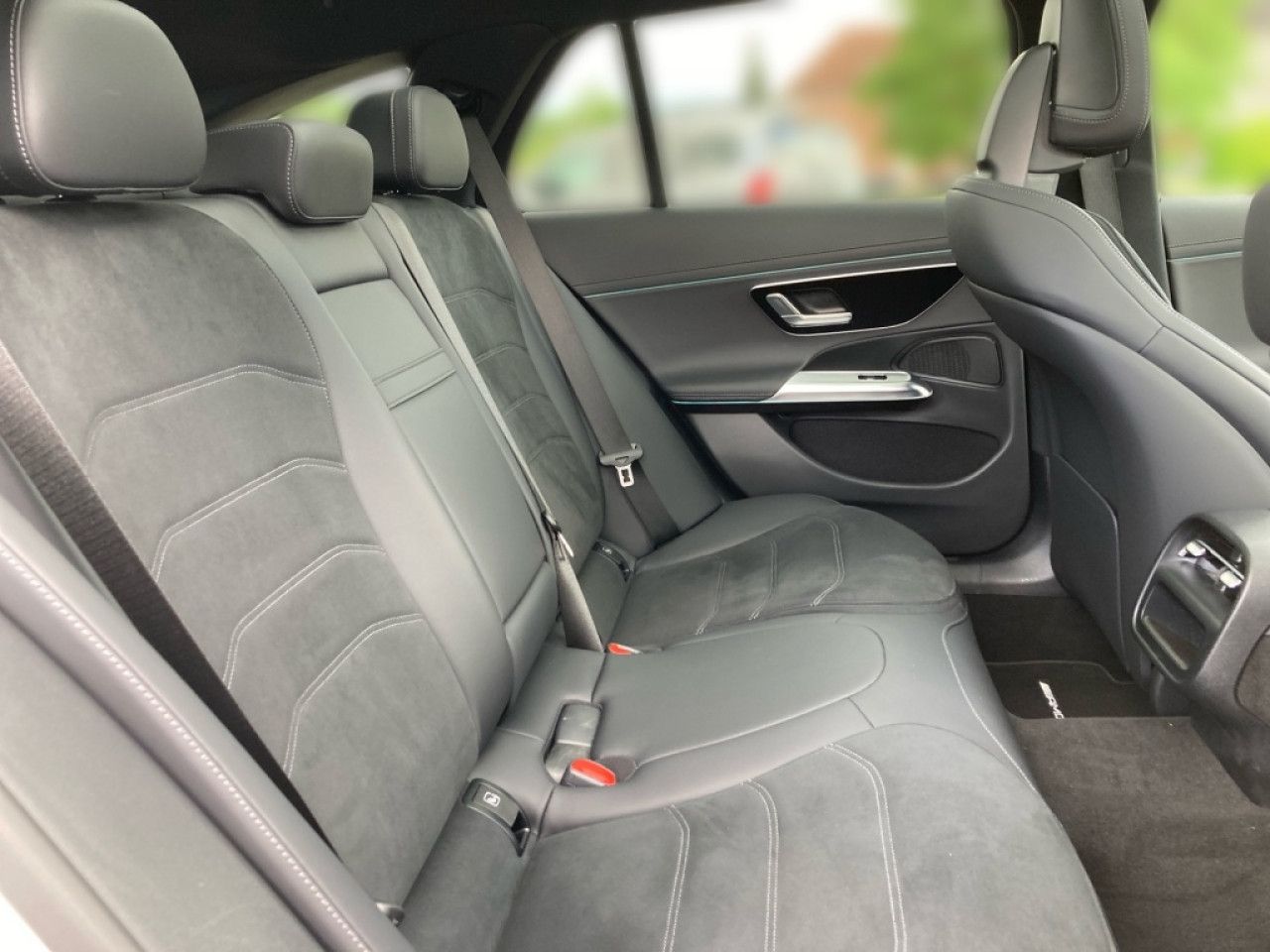 Mercedes-Benz E-Klasse – Bild 11