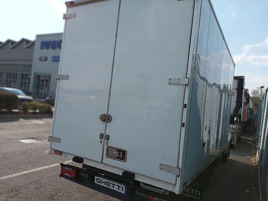Vehicle image 5 / 5